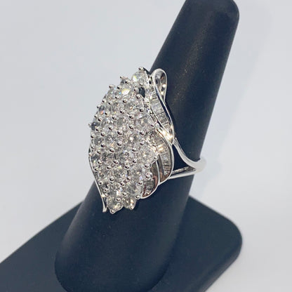 10K Ribbon Diamond Baguette Ring