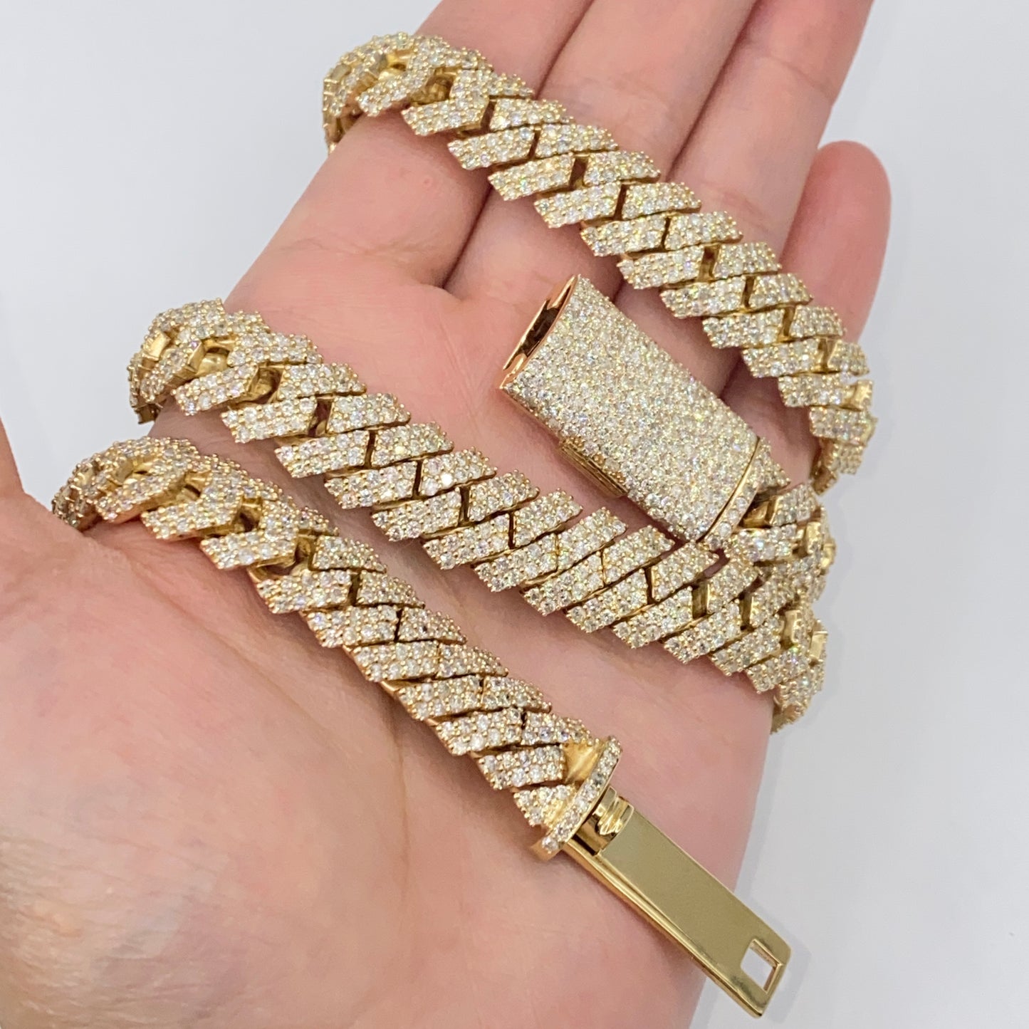 10K 12MM Cuban Link Diamond Chain 22"