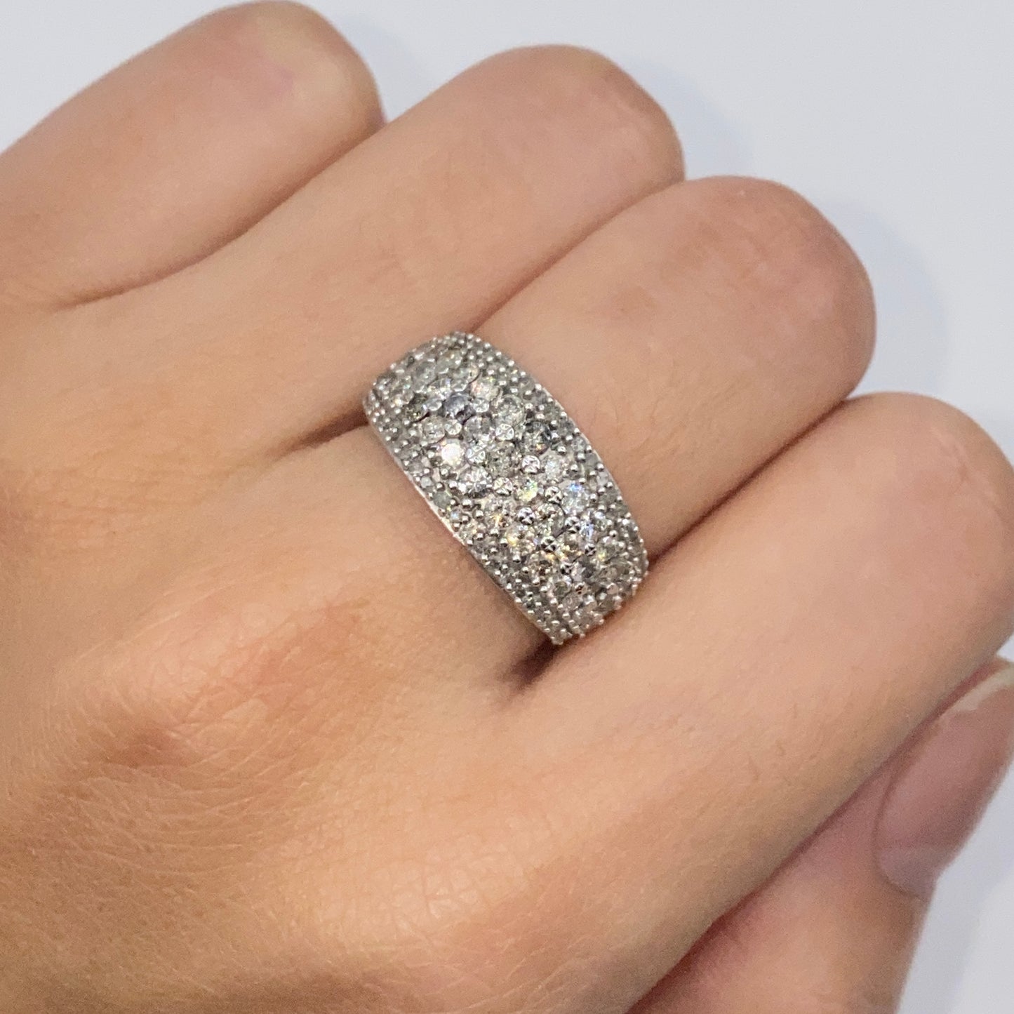 10K Diamond Row Ring Band