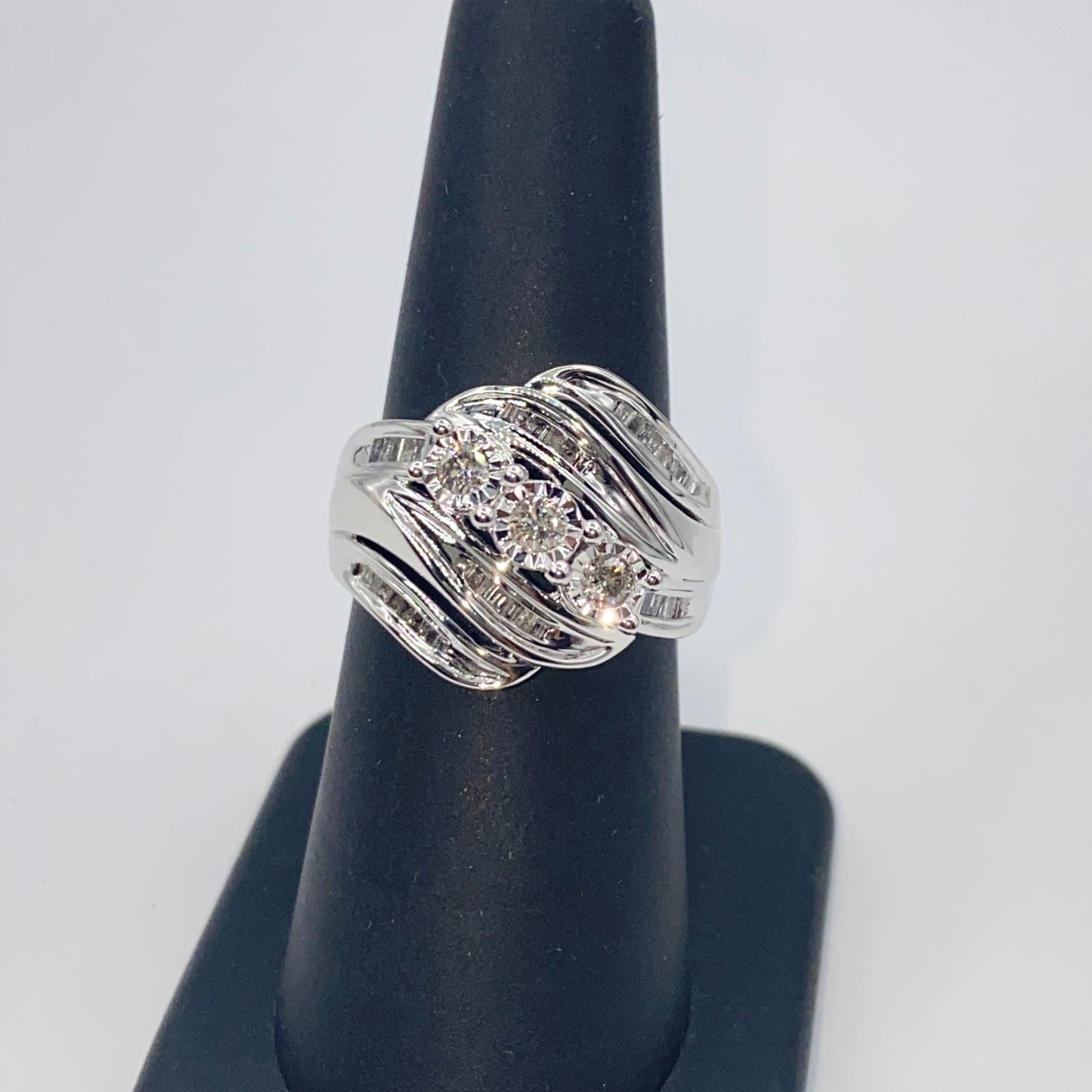 10K Diamond Ring Ribbon Baguette Ring