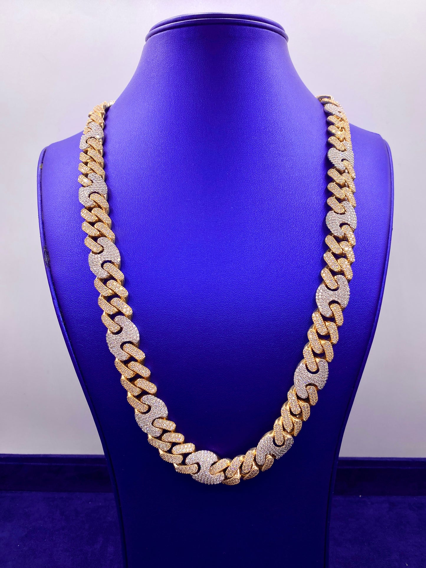 10K 15.5M Two-Tone Mariner Diamond Cuban Chain 26"