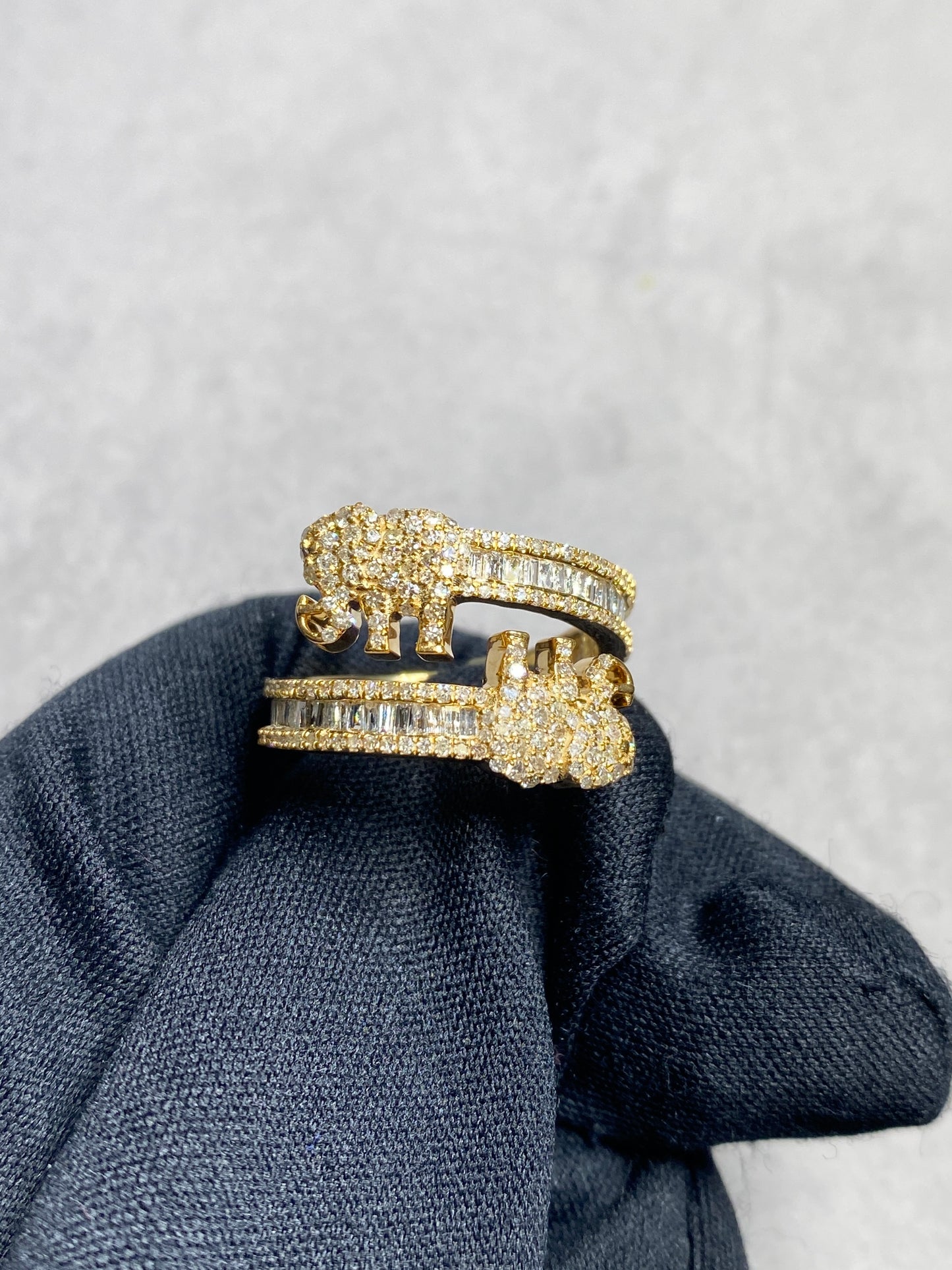 10K Baguette Elephant Ring