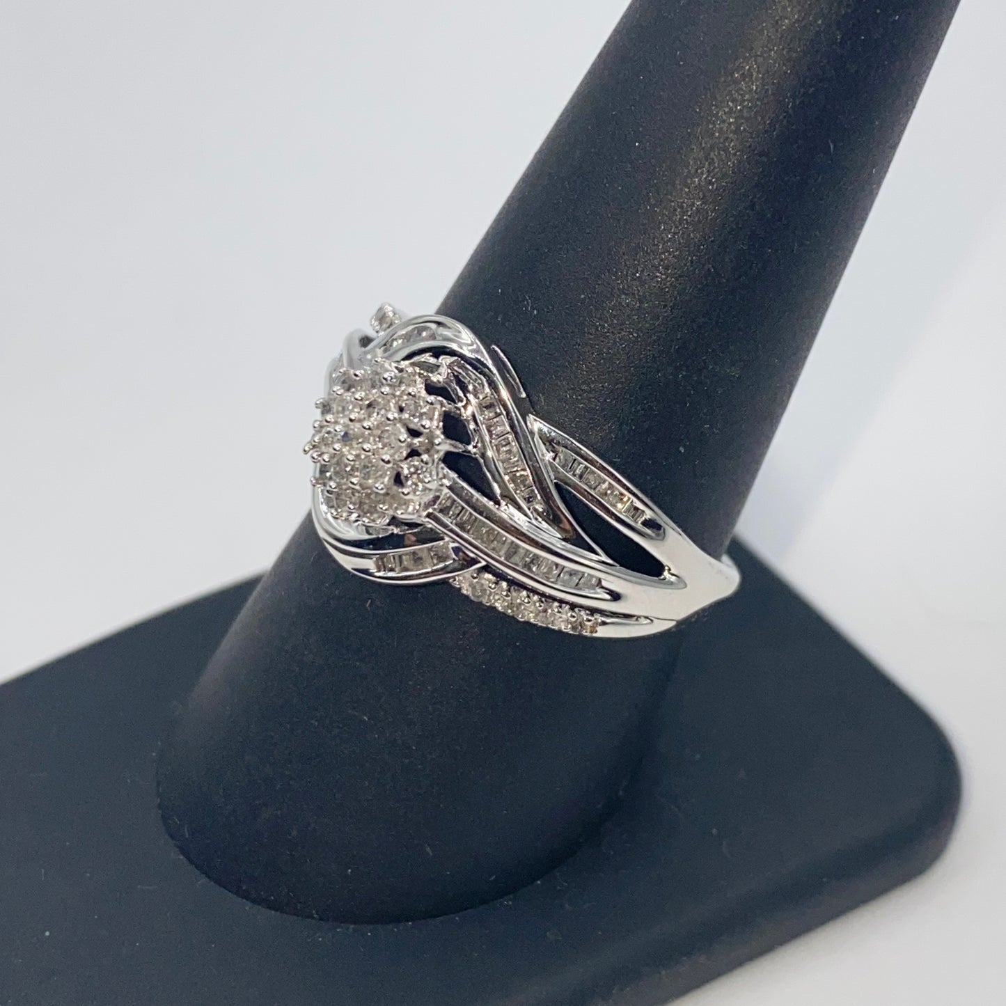10K Flower Ribbon Diamond Baguette Ring