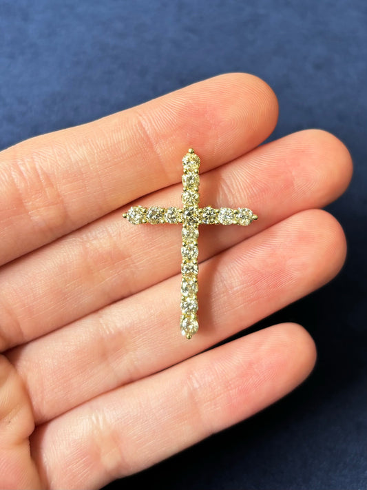 10K Jubilant Diamond Cross Pendant