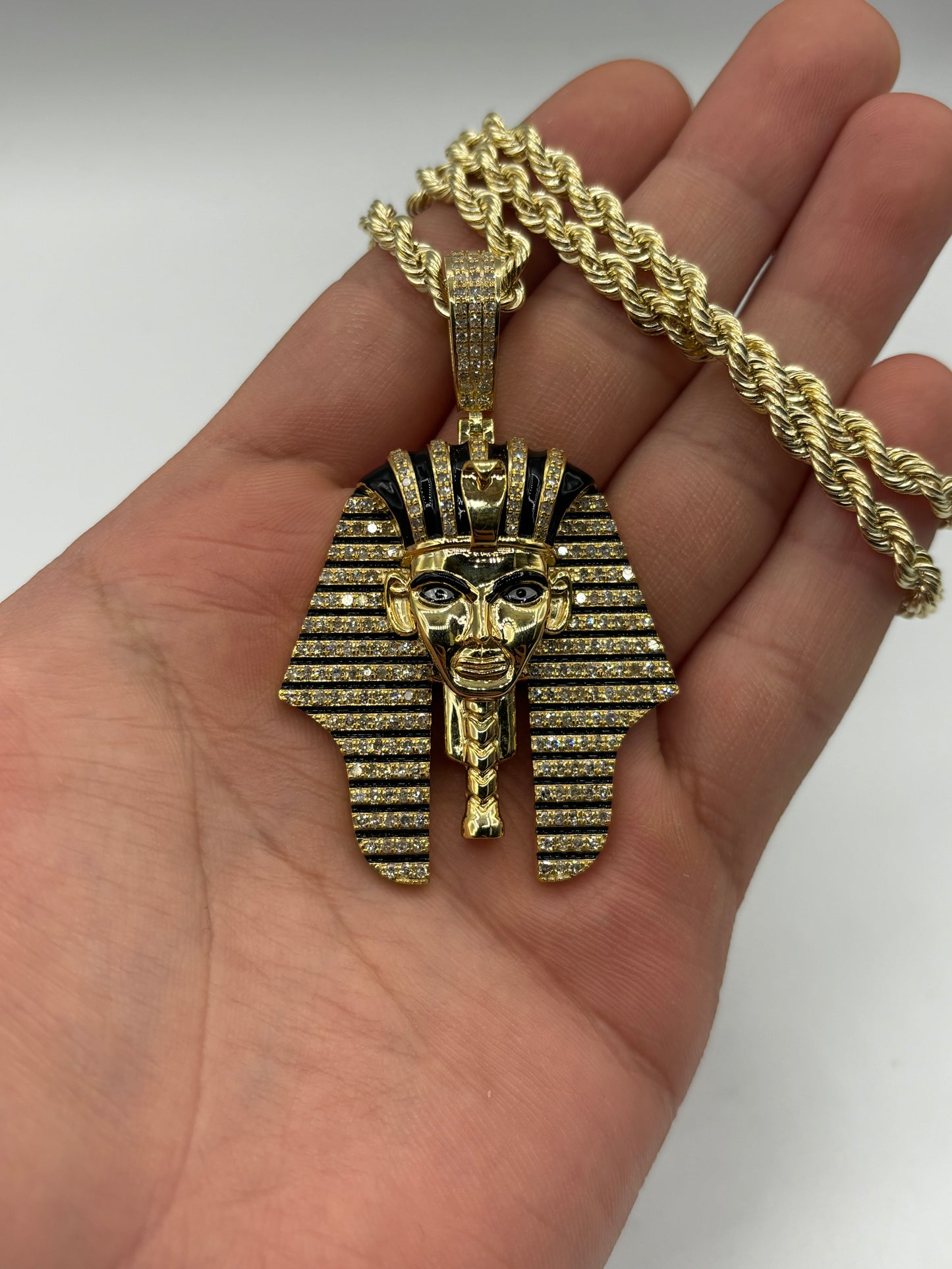 10K Pharaoh pendant