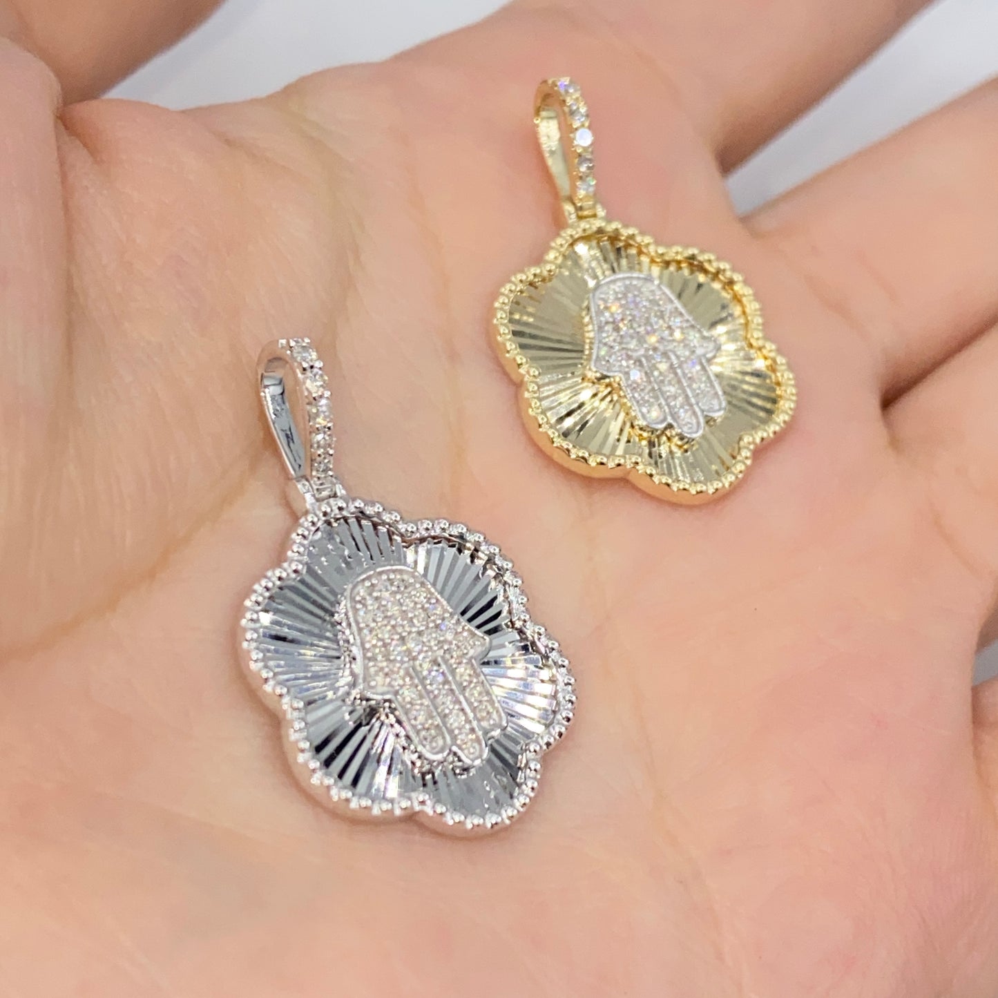 14K Hamsa Shine Diamond Floral Pendant