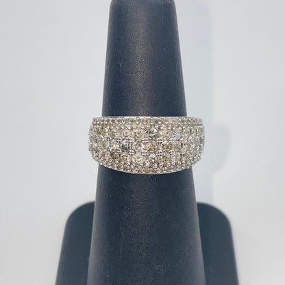 10K Diamond Row Ring Band