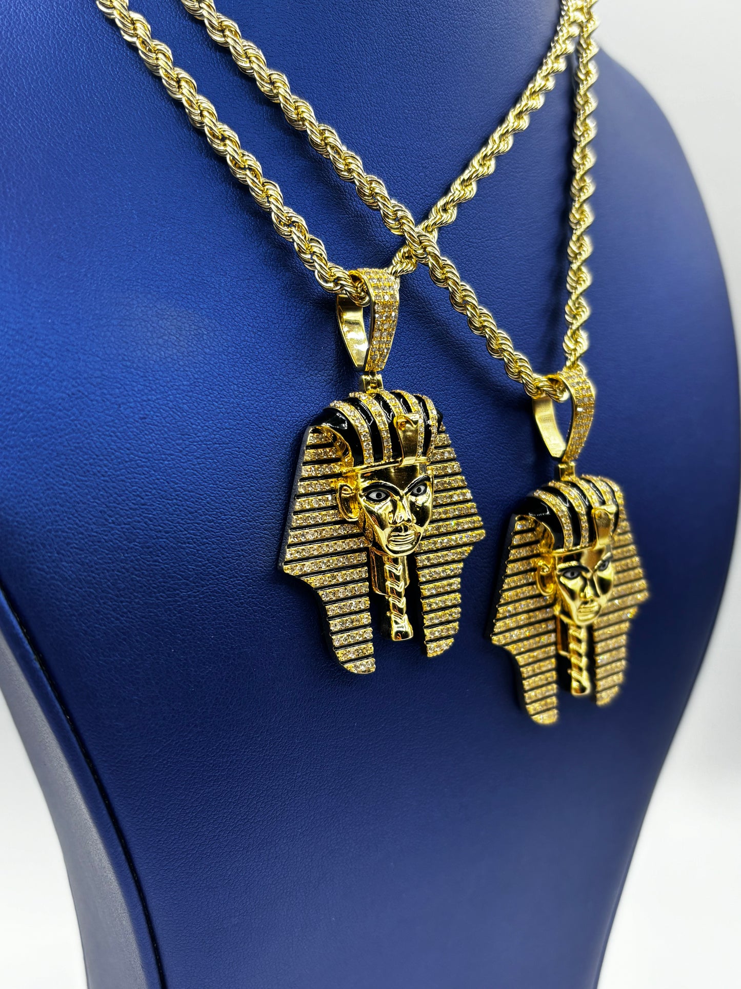 10K Pharaoh pendant