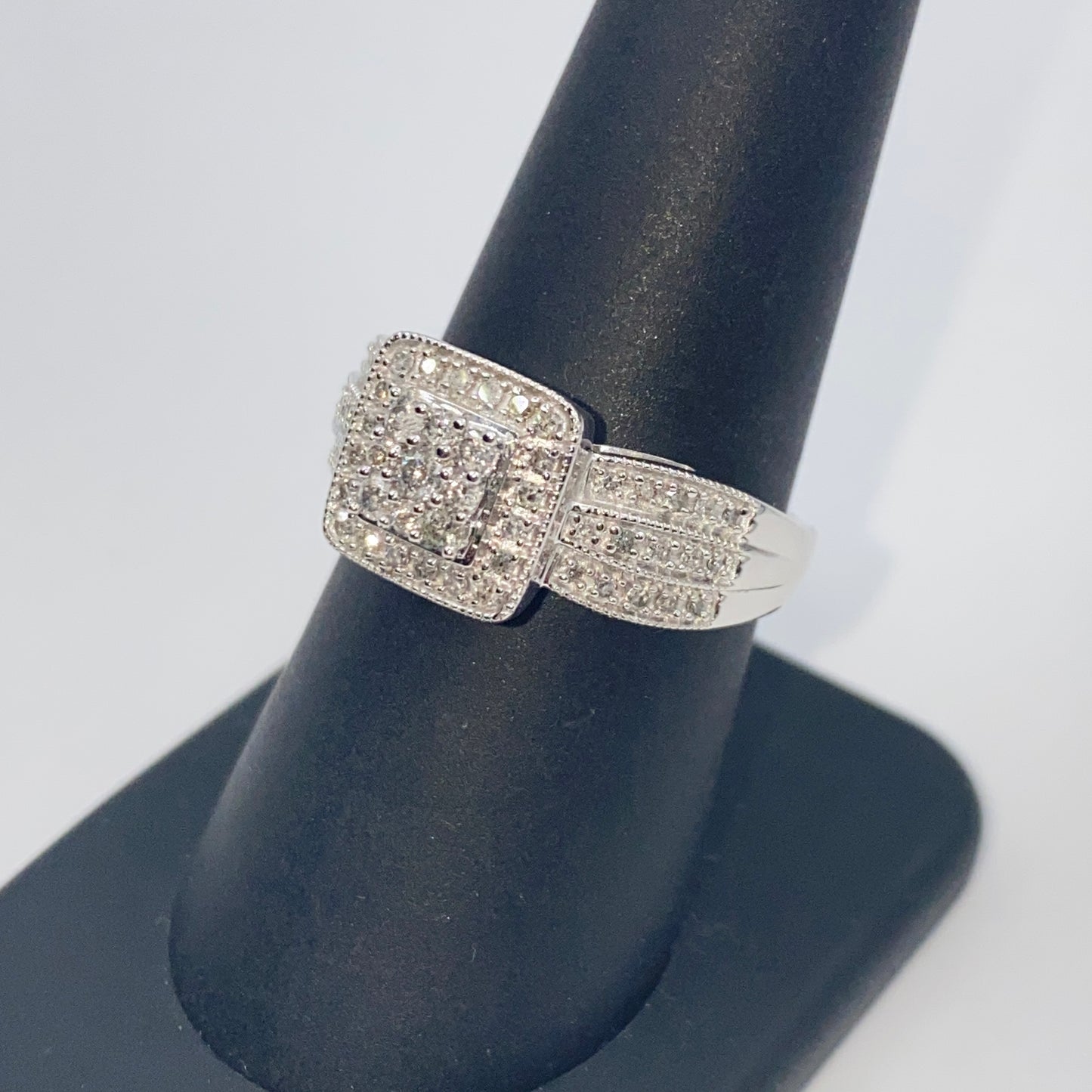 10K Square Halo Diamond Ring