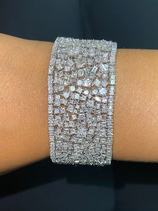 14K Thick Fabric Diamond Bracelet