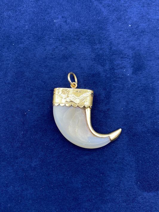 22K Gold Vintage Gold Tiger Claw Pendant
