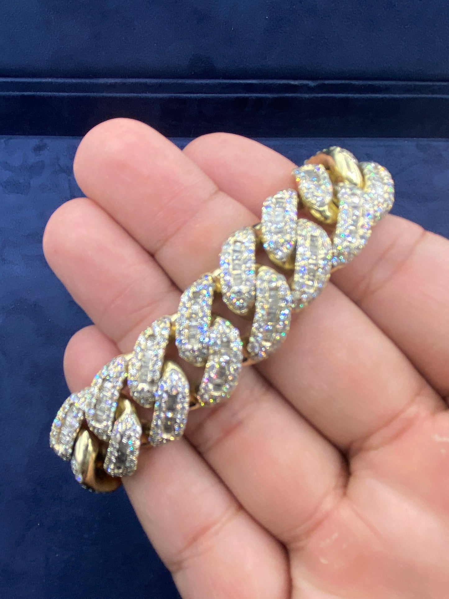 14K gold & diamonds Cuban link bracelet 16.5mm