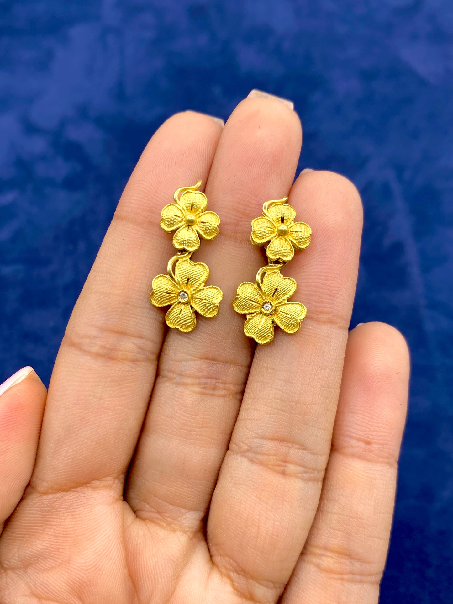 18K Gold Clover earring