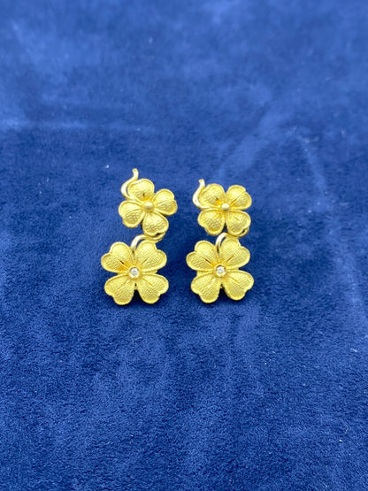 18K Gold Clover earring