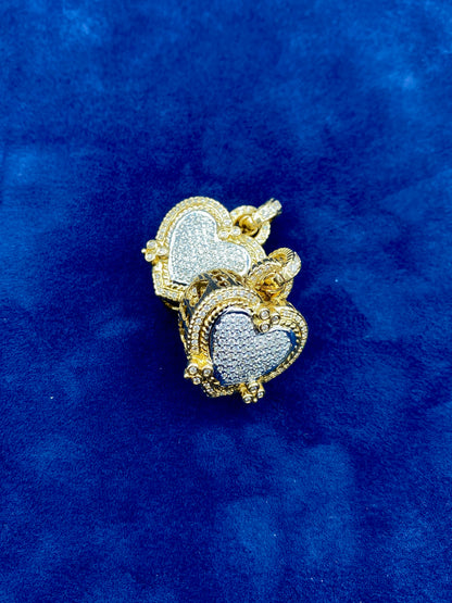 18k Gold Regal Heart Diamond Pendant