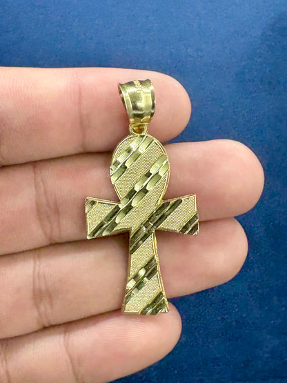 10k cross pendant with parallel lines ￼