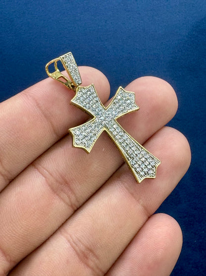 10k cross pendant with white sapphire ￼