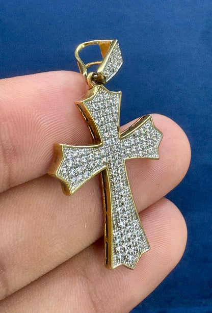 10k cross pendant with white sapphire ￼