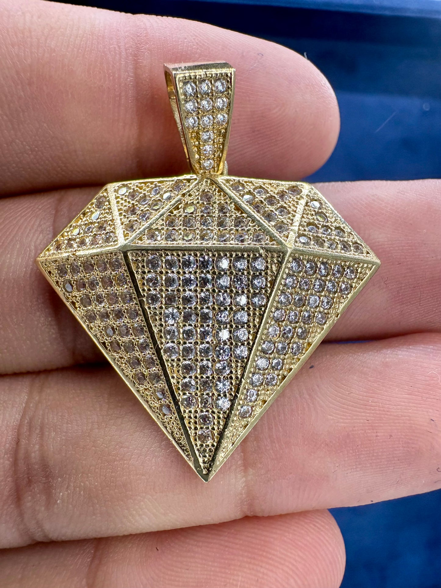 10K Gold and White Saphire Diamond Shape Pendant