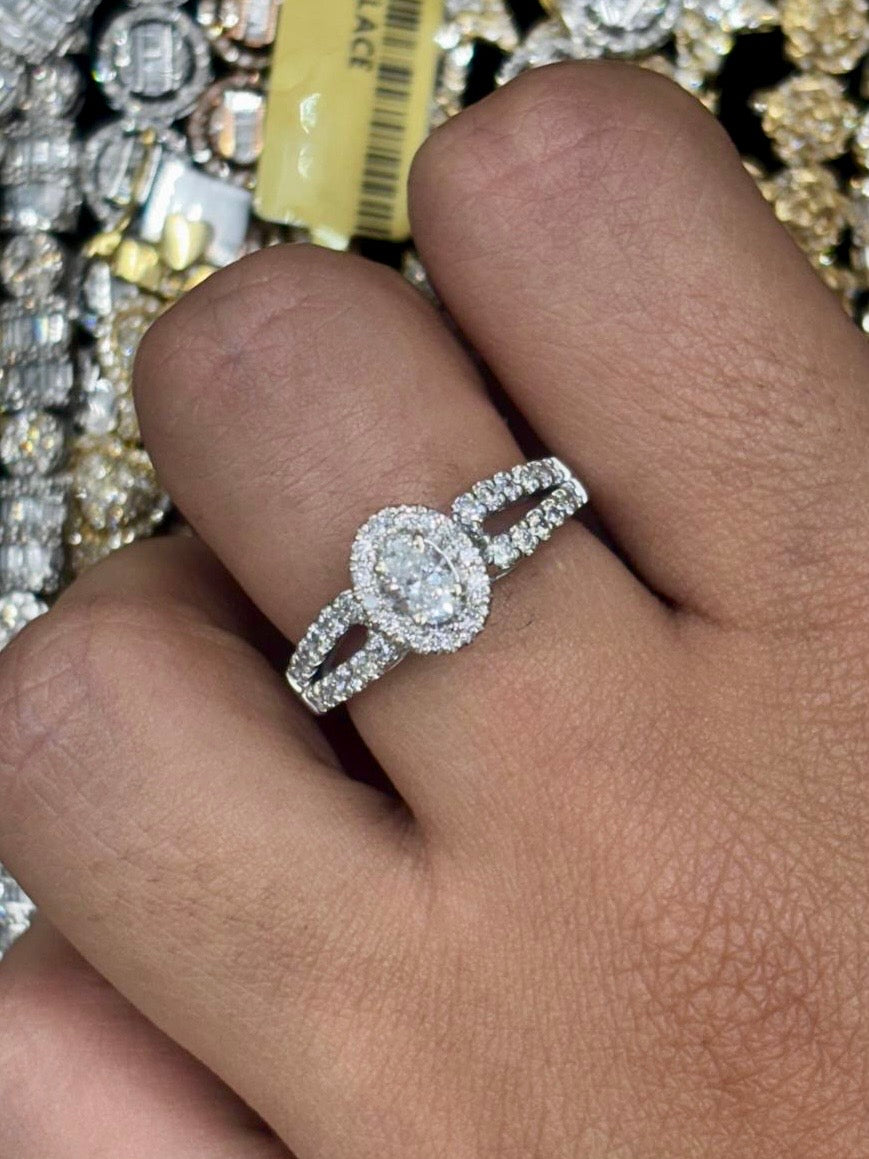 14k Oval Diamond Engagement Ring