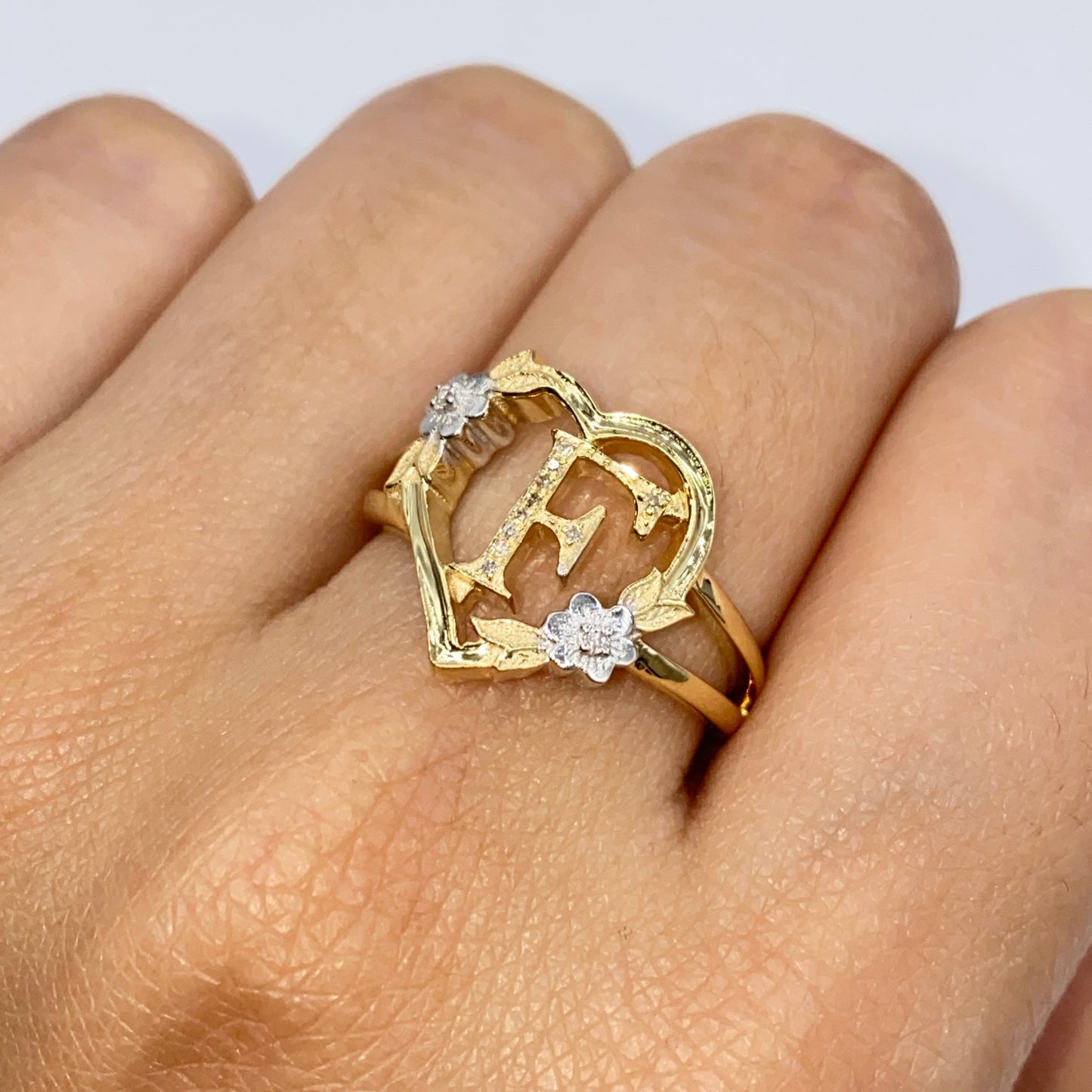 10K Bloom Heart Letter Diamond Ring