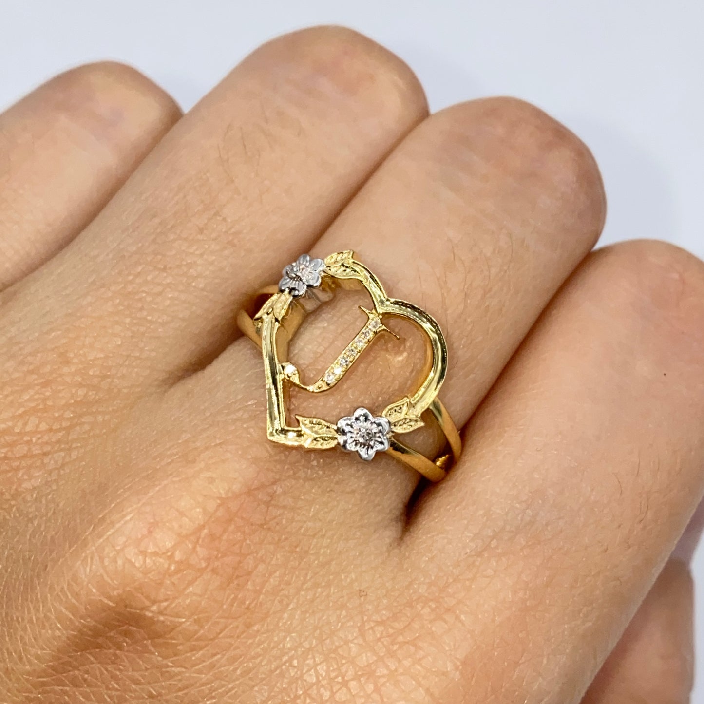 10K Bloom Heart Letter Diamond Ring