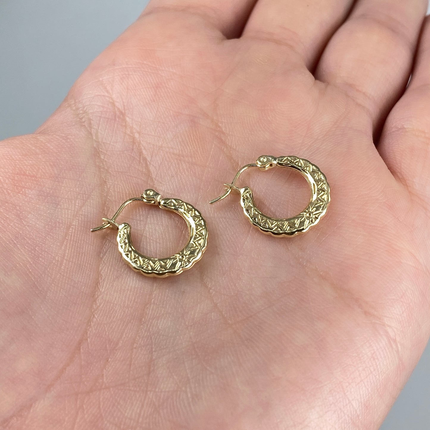 10K Engraved Circle Hoop Earrings