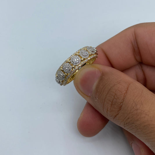 14K Small Flower Diamond Ring