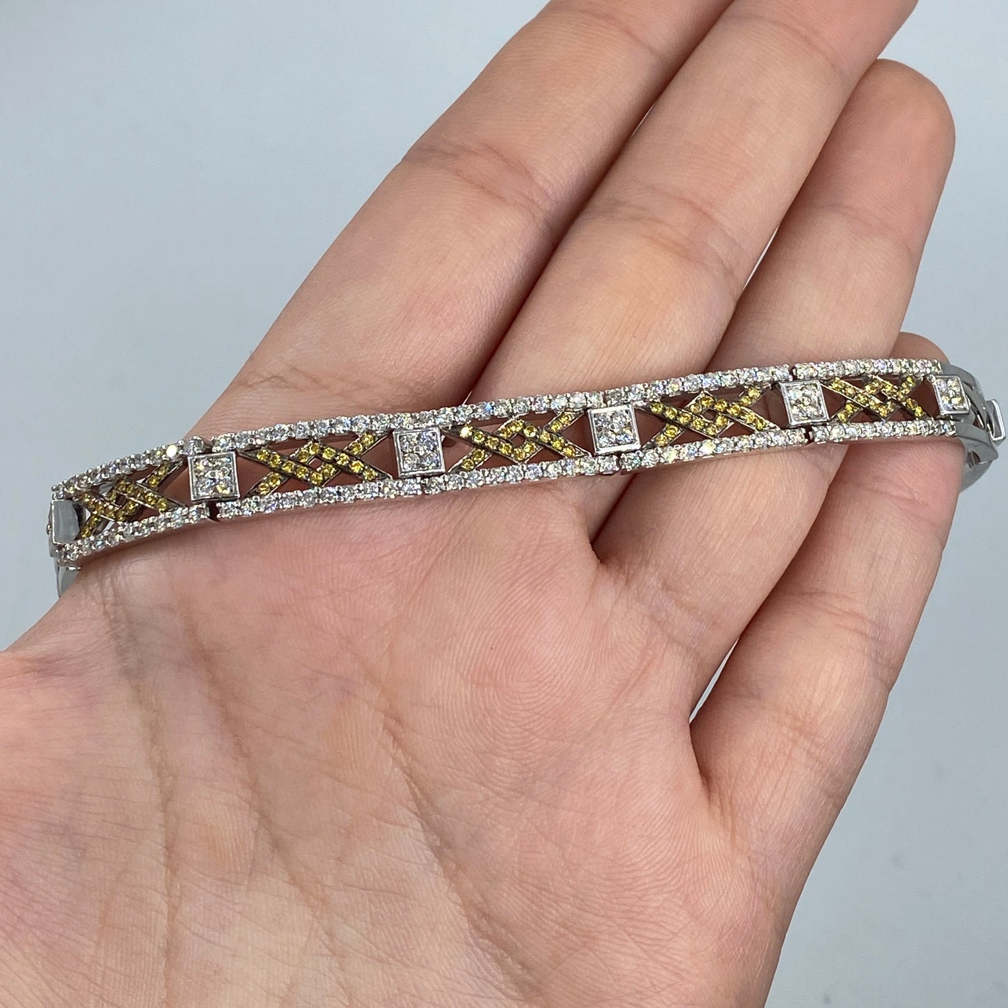 18K Knot Diamond Bracelet