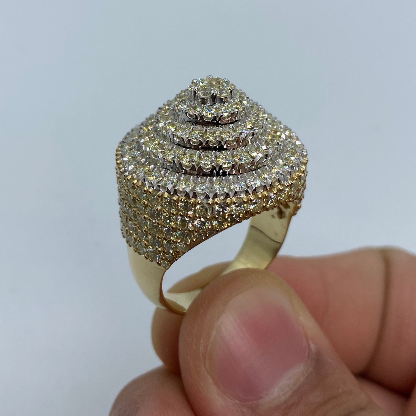10K Jumbo Circle Cake Diamond Ring