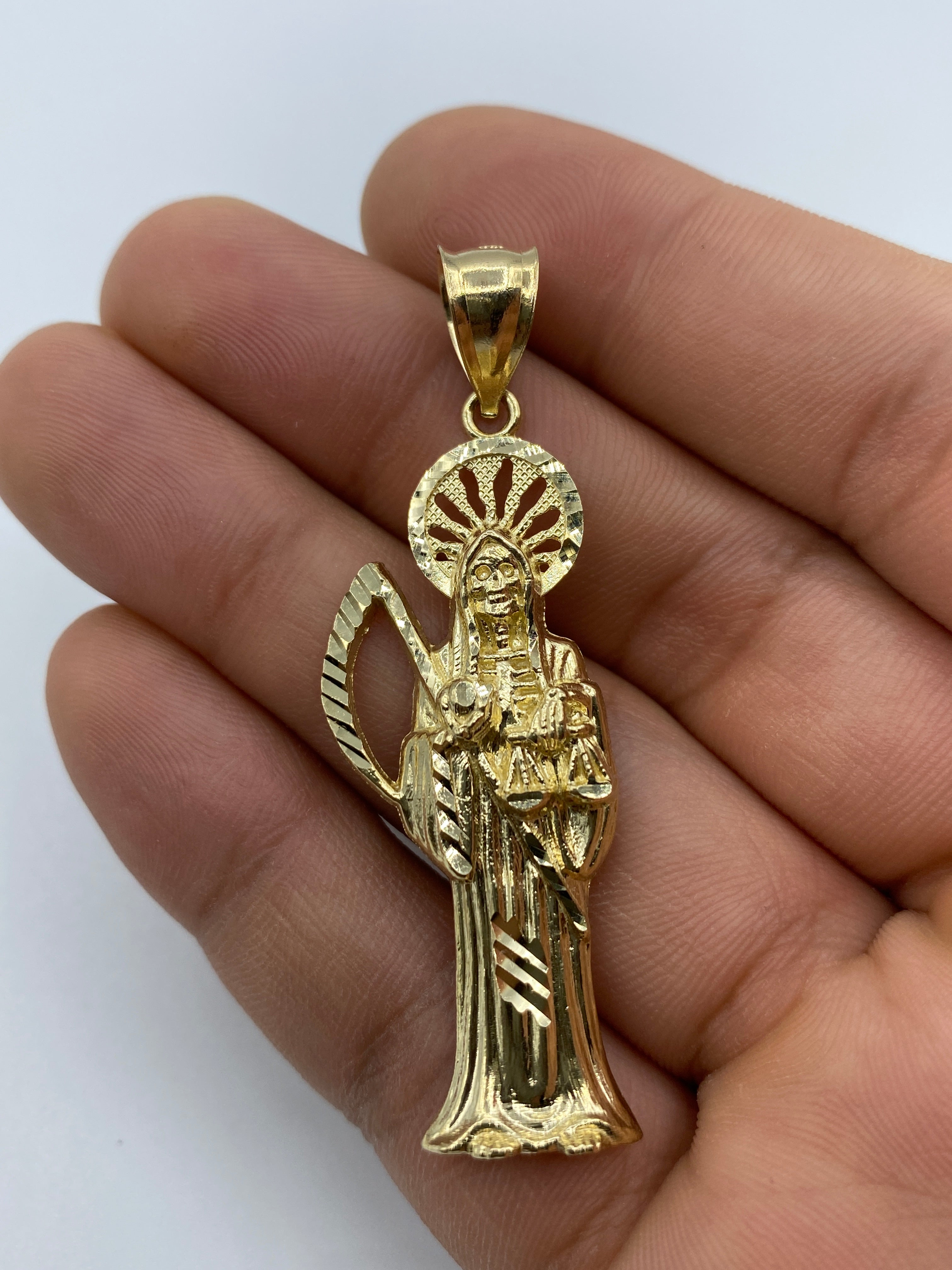 Santa muerte shop pendant 14k