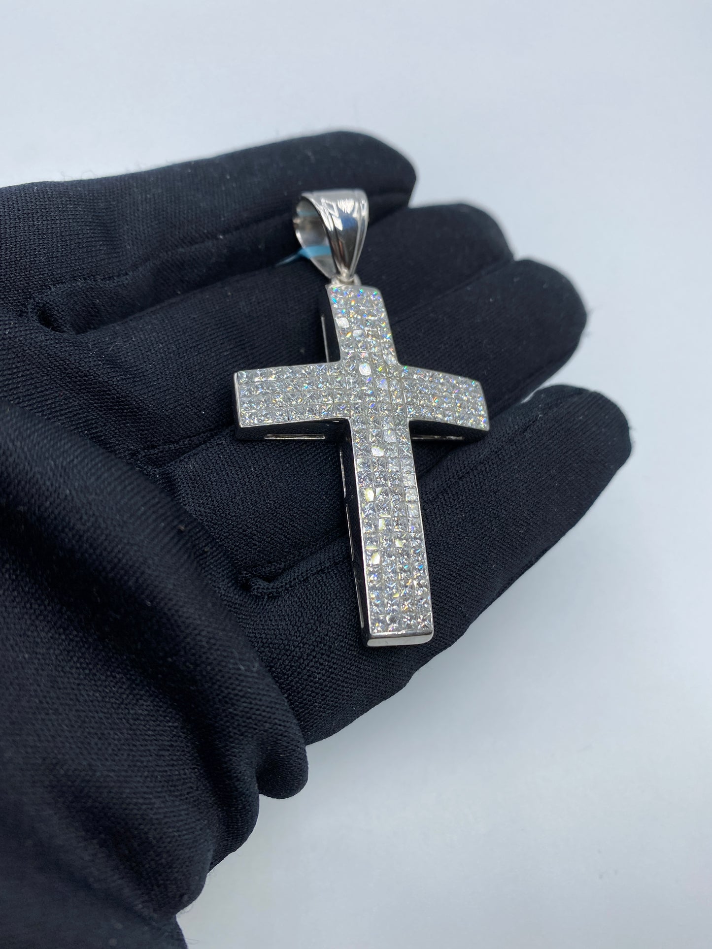14K Curved Cross Diamond Pendant