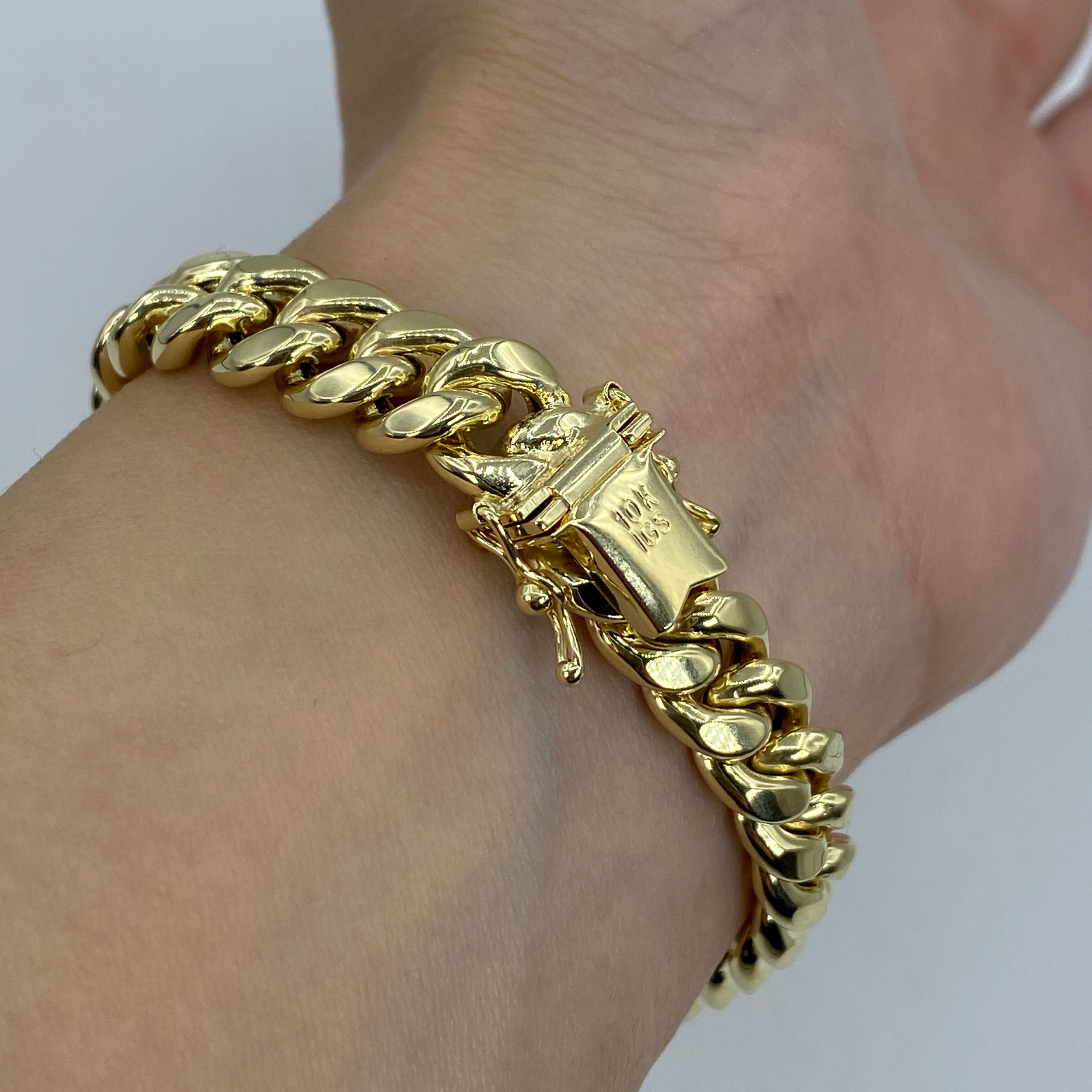 24k Yellow Gold Fancy Link Bracelet - Size: 8.5