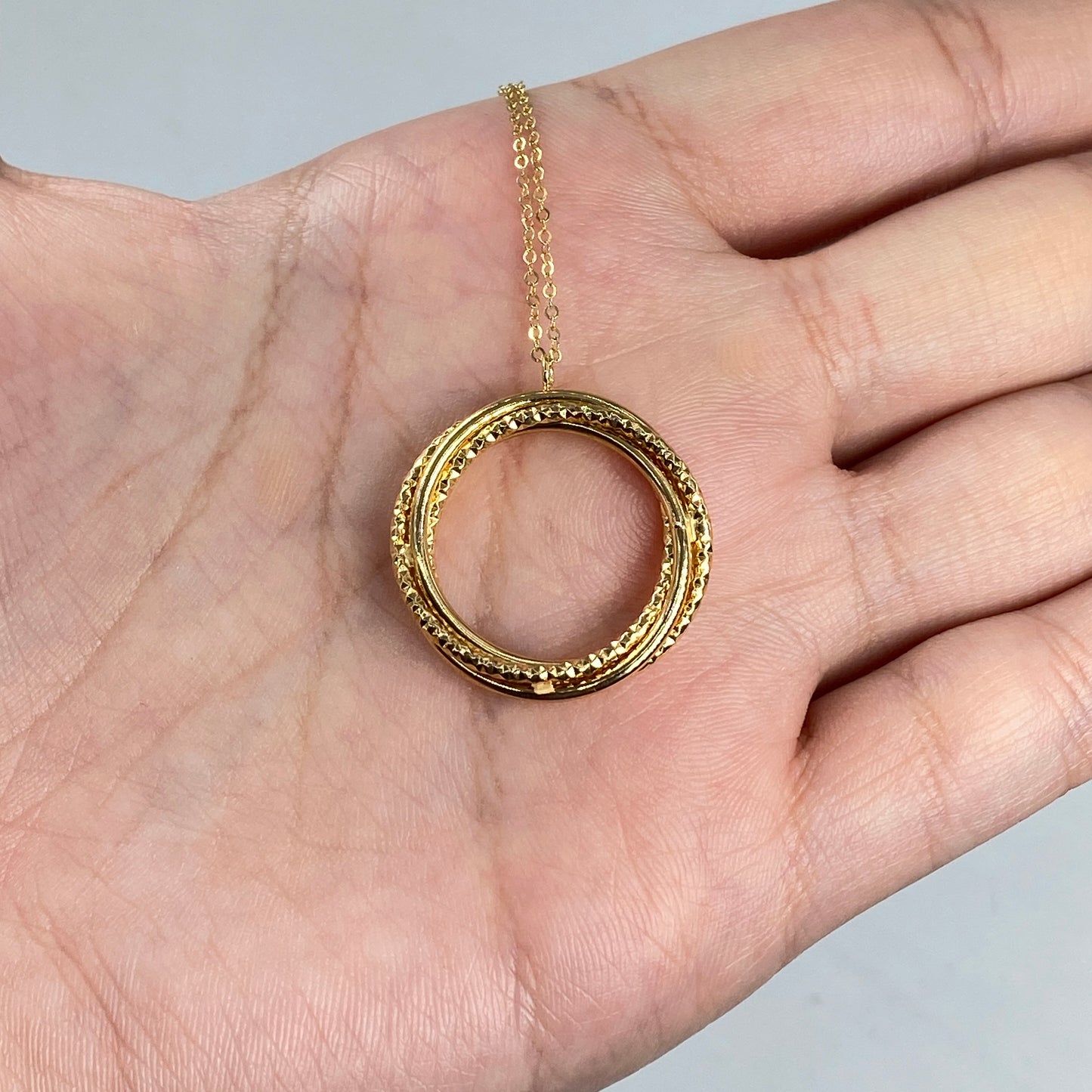 Infinity Circle Ladies Gold Necklace
