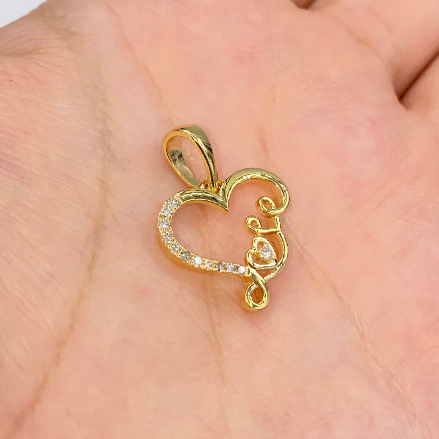 10K Love Heart Diamond Pendant