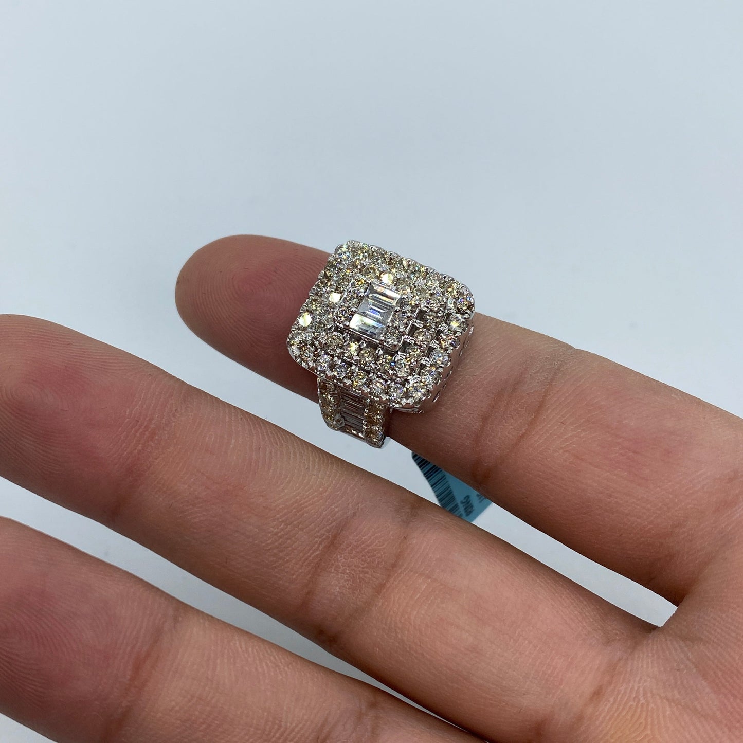 14K Rectangle Center Diamond Baguette Ring in White
