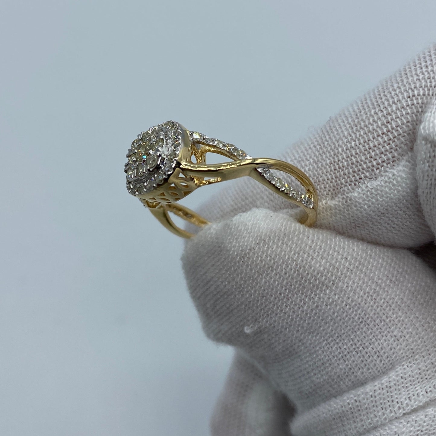 14K Spiral Diamond Engagement Ring
