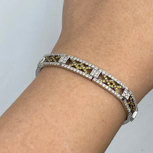 18K Knot Diamond Bracelet