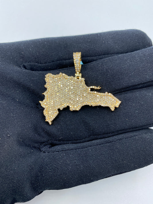 14k Dominican Republic Pendant