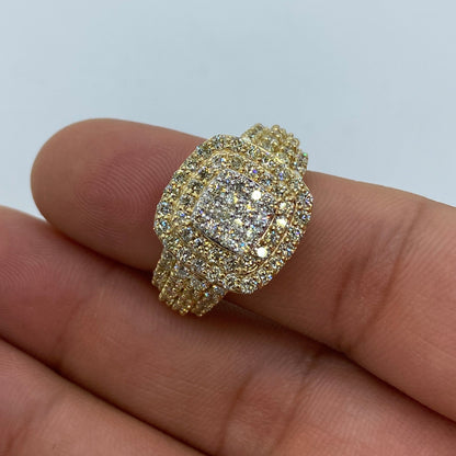 10K Square Elegant Diamond Ring