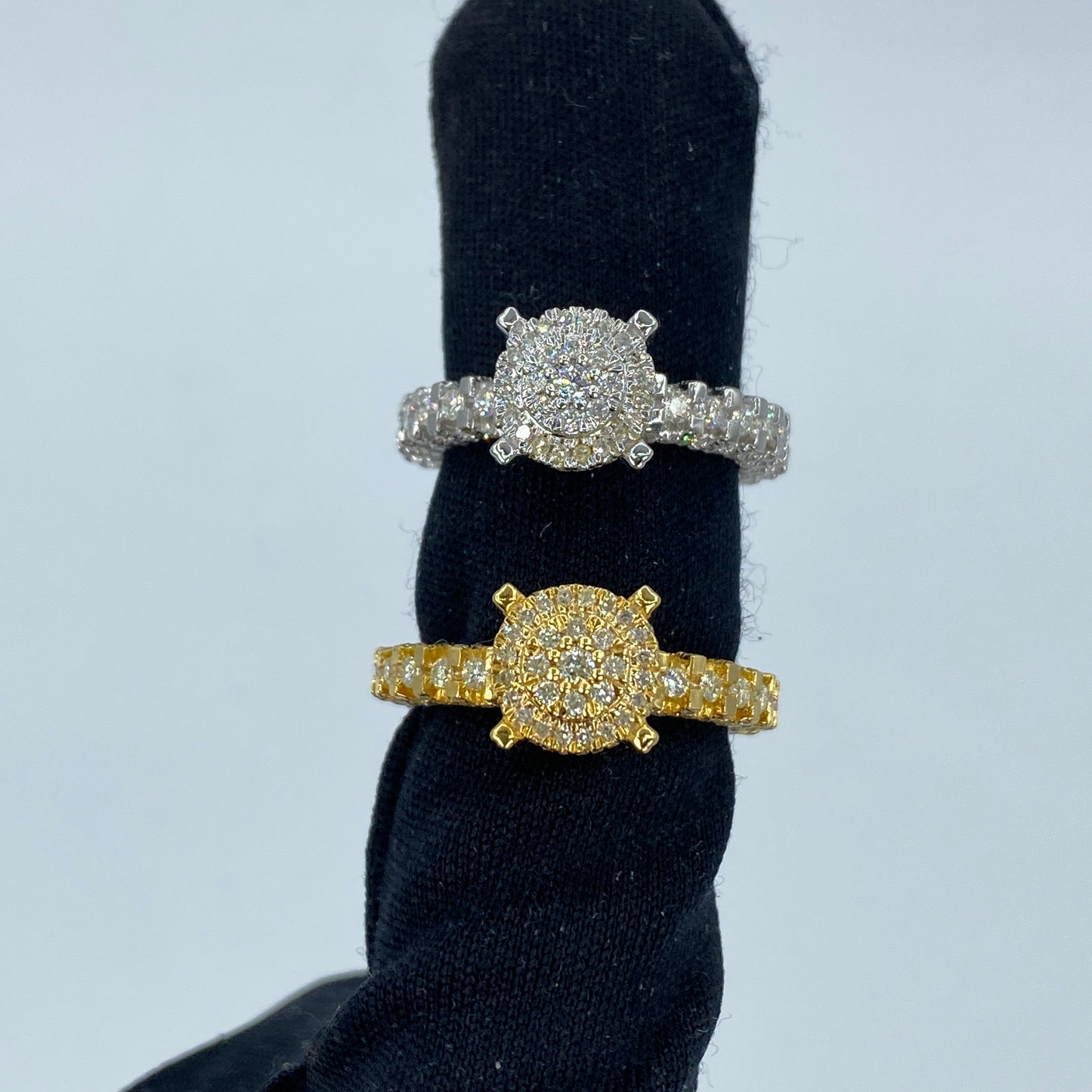 14K Luxe Circle Halo Diamond Engagement Ring